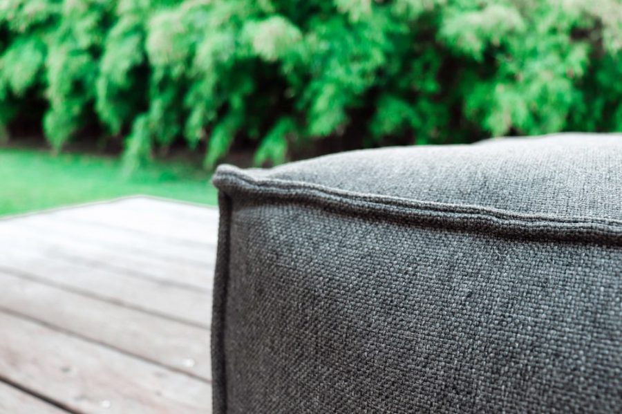 C-2 Edge nowoczesna pufa ogrodowa siedzisko z tkaniny TroisPommes Home luksusowe meble ogrodowe szwy zewnetrzne