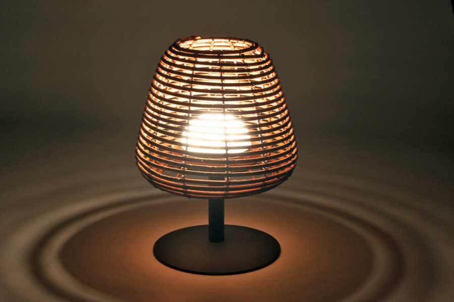 Boheme bezprzewodowa lampa stołowa ogrodowa LED technorattan | Lumisky