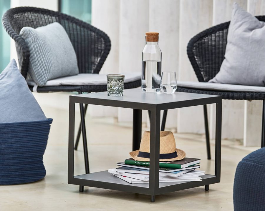 Level kwadratowy niski stolik kawowy do ogrodu szare aluminium blat ceramiczny szary