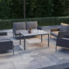 Arona 2 zestaw mebli ogrodowych z wysokim stolikiem sofa fotele ogrodowe kolor antracytowy meble modułowe aluminiowe Zumm Twoja Siesta nowoczesne meble ogrodowe