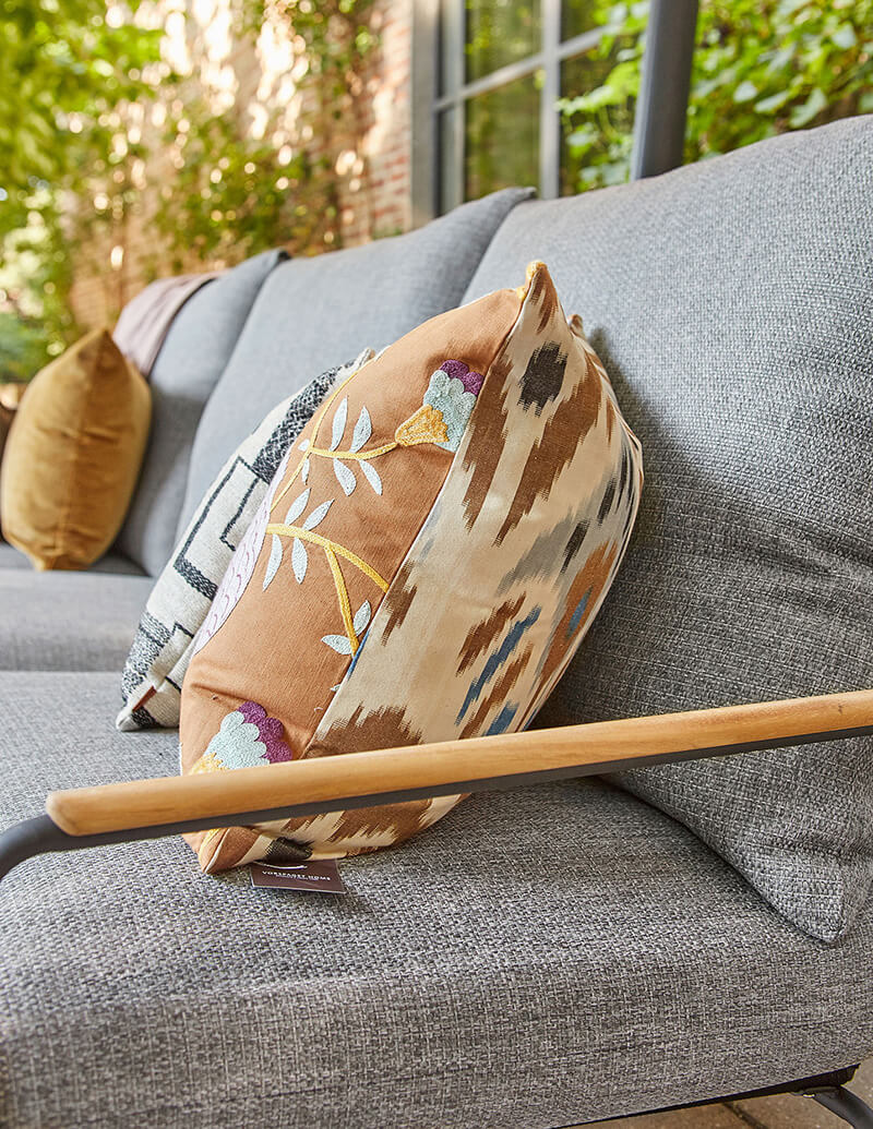Merano nowoczesny komplet mebli ogrodowych antracytowa podstawa sofa ogrodowa 3 osobowa szare poduszki Zumm