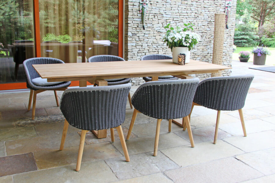 Cologne Spring zestaw stołowy ogrodowy 6-8 osobowy stół teakowy 240 cm 6 krzeseł plecionych szarych Twojasiesta designerskie meble ogrodowe