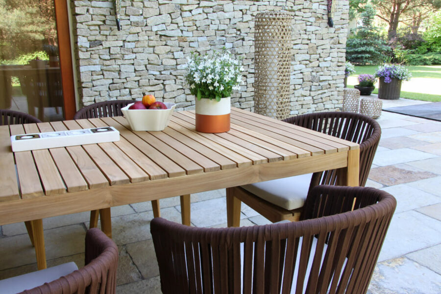 Manacor elegancki zestaw obiadowy na taras stół krzesła ogrodowe lina aluminium drewno teak Twojasiesta eleganckie meble ogrodowe
