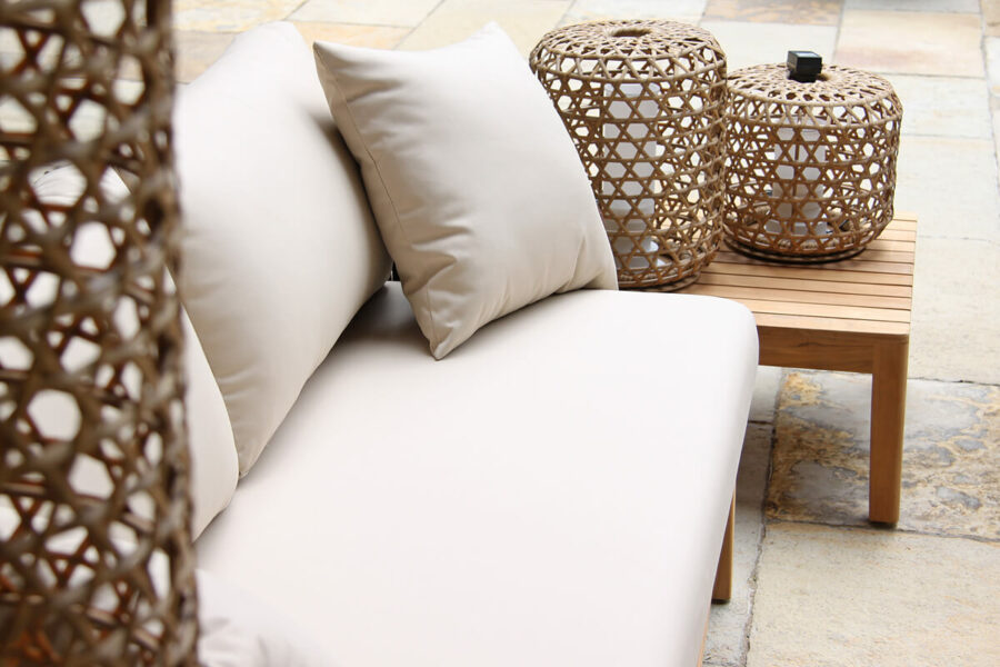 Manacor meble ogrodowe komplet wypoczynkowy sofa 2 osobowa stolik teakowy lampy ogrodowe Spelt Twojasiesta luksusowe meble ogrodowe