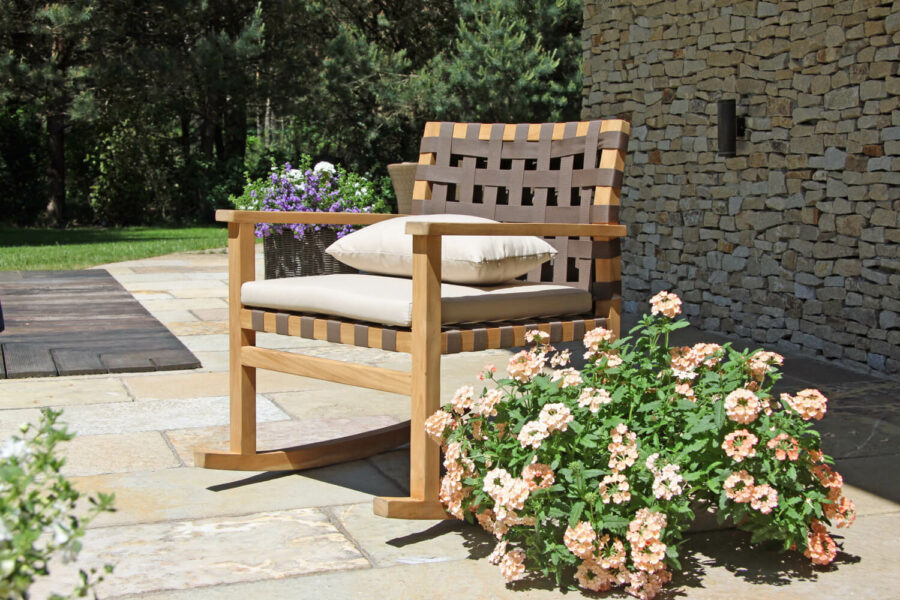 Rock"N'Roll ogrodowy fotel bujany z drewna teakowego liny jasnobeżowe poduszki Twoja Siesta