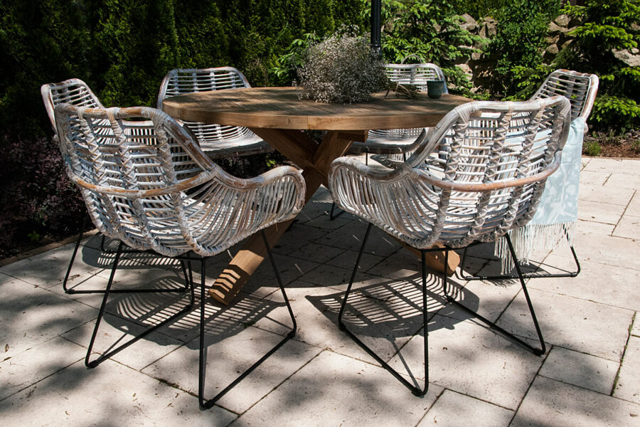 Bordeaux Laval zestaw ogrodowy z okrągłym stołem 135 cm 6 białych krzeseł rattanowych Vimine luksusowe meble ogrodowe