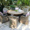 Bordeaux Versailles komplet mebli ogrodowych 6-osobowy stół teakowy 135 cm 6 foteli rattanowych naturalny kolor Vimine Twoja Siesta luksusowe meble ogrodowe