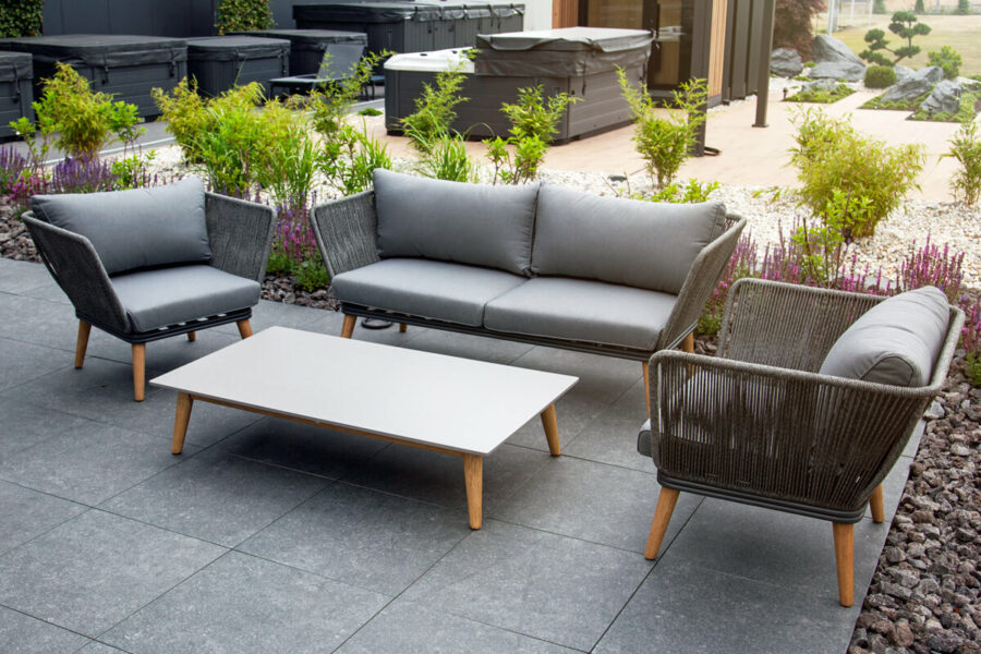 Corfu 4 meble ogrodowe komplet wypoczynkowy sofa fotele ogrodowa prostokątny stolik kawowy SUNS luksusowe meble ogrodowe Zumm
