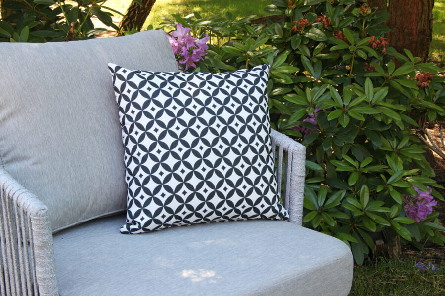 Passo czarno-biała poduszka ogrodowa ozdobna wzór mozaika Twoja Siesta dekoracyjne poduszki ogrodowe