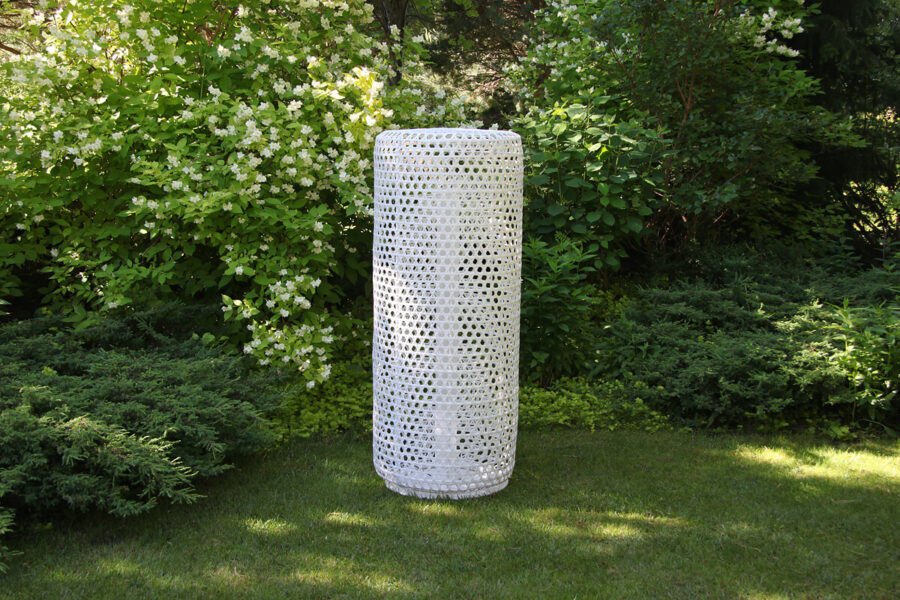 Silo wysoka lampa ogrodowa LED technorattanowa kolor biały rozmiar L lampy ogrodowe stojące ledowe 130 cm Twoja Siesta meble technorattan
