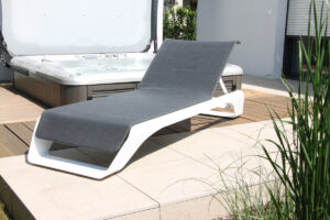 Onda Pininfarina luksusowy leżak ogrodowy białe aluminium tkanina batyline eden Higold luksusowe meble ogrodowe