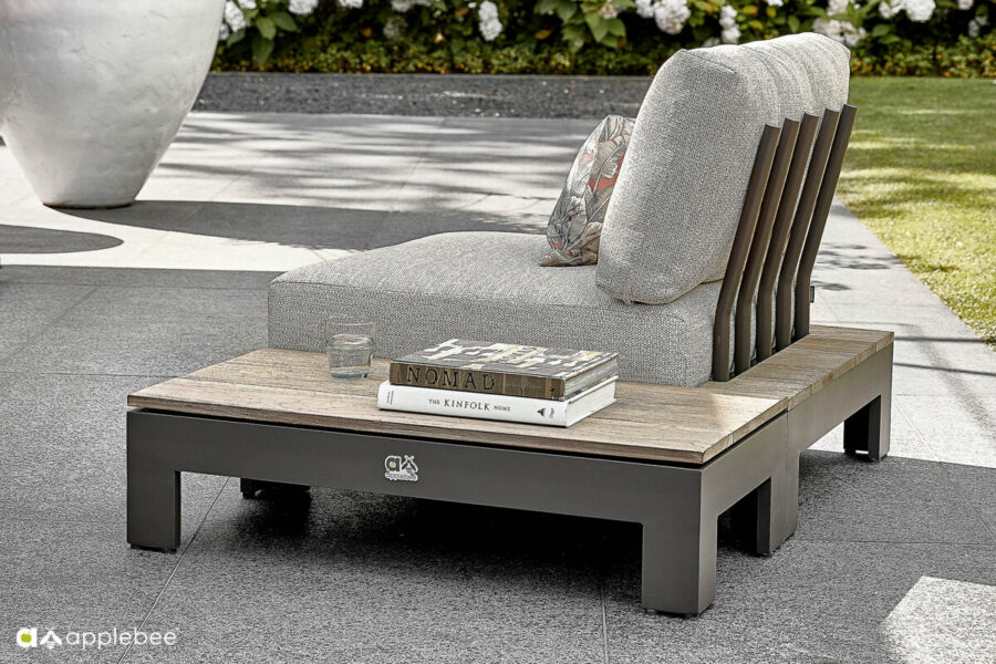 Sticks and More nowoczesny modułowy narożnik ogrodowy fotel ogrodowy stolik boczny aluminium drewno teak Apple Bee luksusowe meble ogrodowe premium