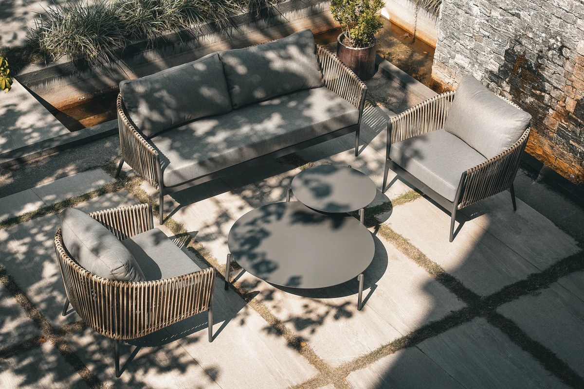 groppo-meble-ogrodowe-technorattan-jesienny-taras-strefa-relaksu-premium Fotel ogrodowy Grinta pleciona lina outdoorowa Jak zabezpieczyć meble ogrodowe premium przed zimą poradnik