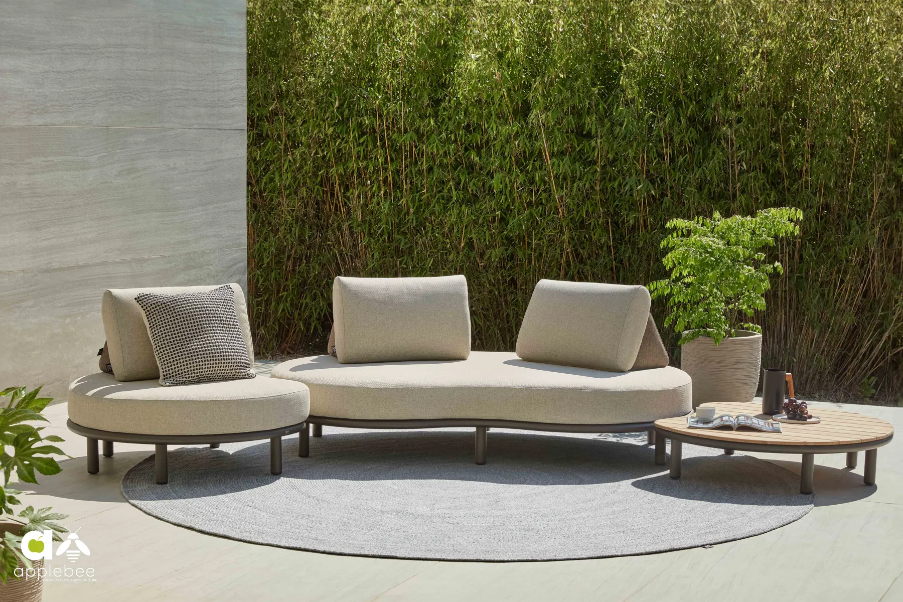 Sofa oraz fotel i stolik kawowy Moon Island Bronze | Apple Bee Moon Island Bronze zestaw wypoczynkowy na taras sofa ogrodowa fotel oraz niski stolik Apple Bee