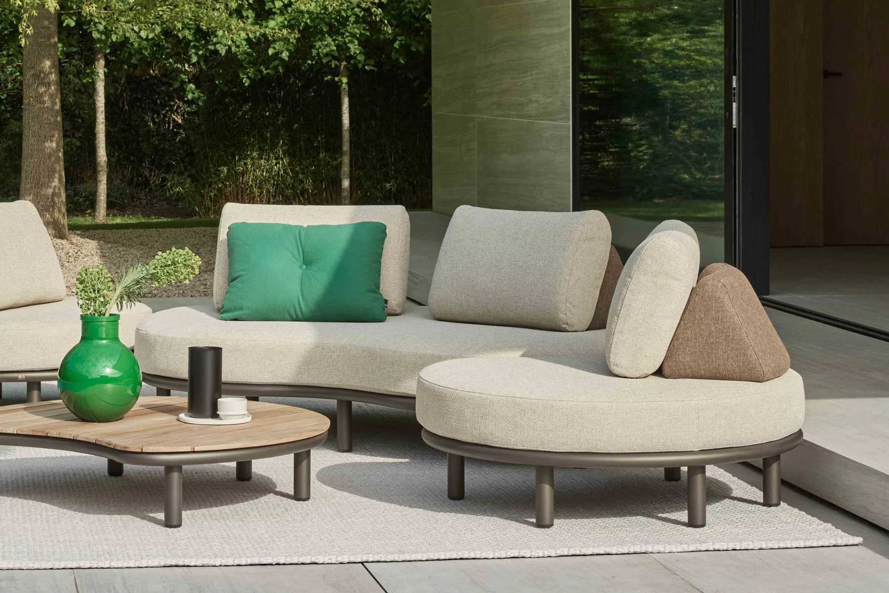 Zestaw wypoczynkowy Moon Island Bronze | Apple Bee Moon Island Bronze zestaw wypoczynkowy na taras sofa ogrodowa fotel stolik kawowy nowoczesne meble ogrodowe Apple Bee