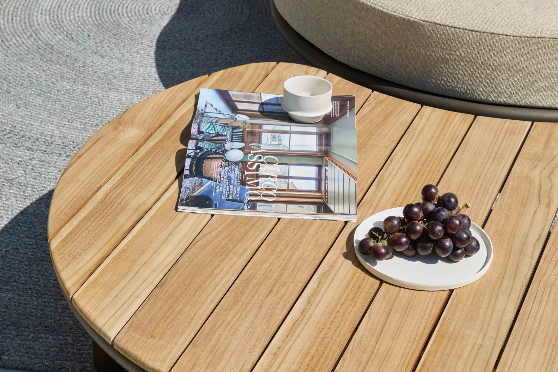 Moon Island Bronze stolik z pięknym blatem tekowym | Apple Bee Moon Island Bronze zestaw wypoczynkowy na taras stolik kawowy blat tekowy meble ogrodowe Apple Bee