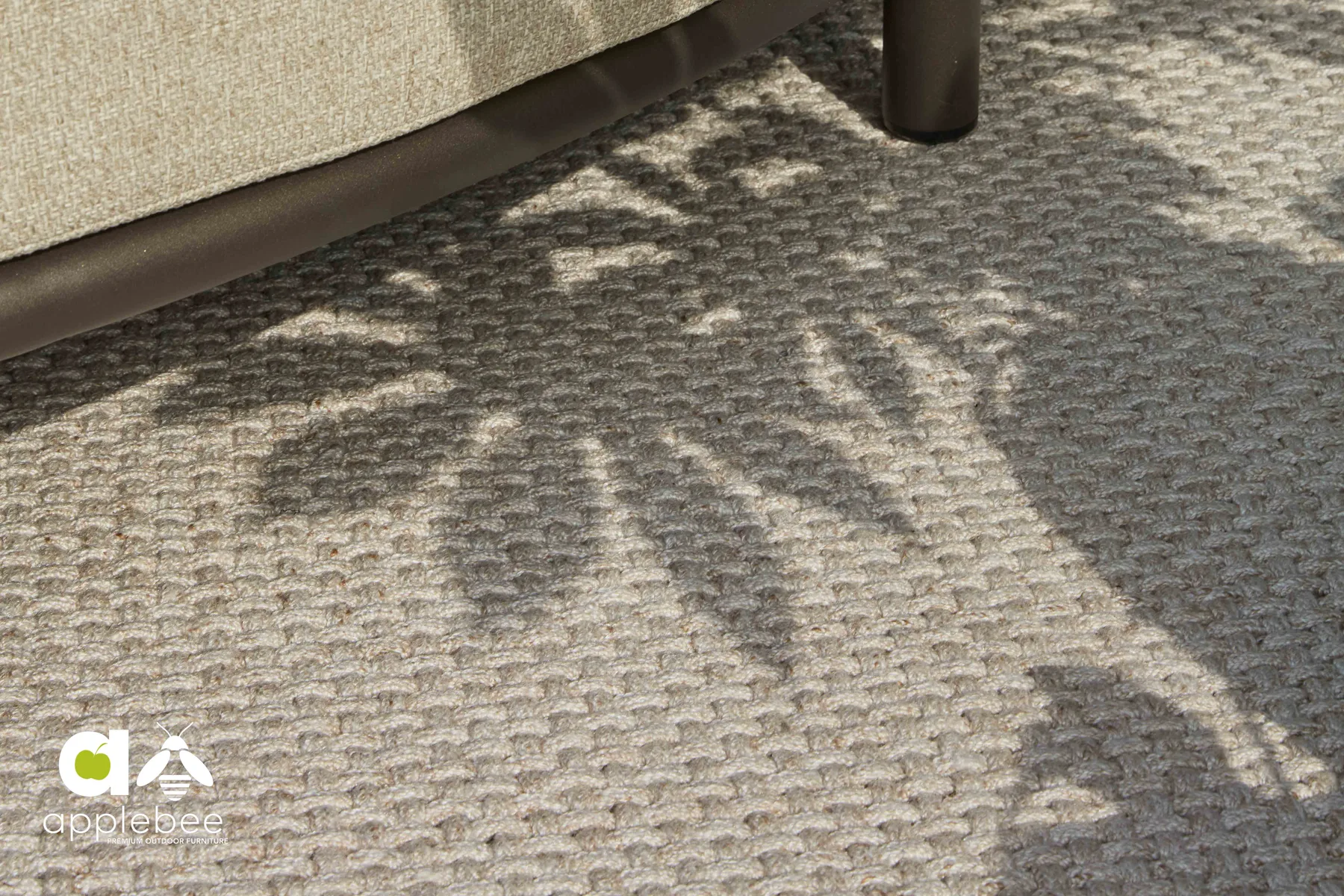Cross dywan zewnętrzny prostokątny perłowy oyster wytrzymały dywan ogrodowy premium Apple Bee