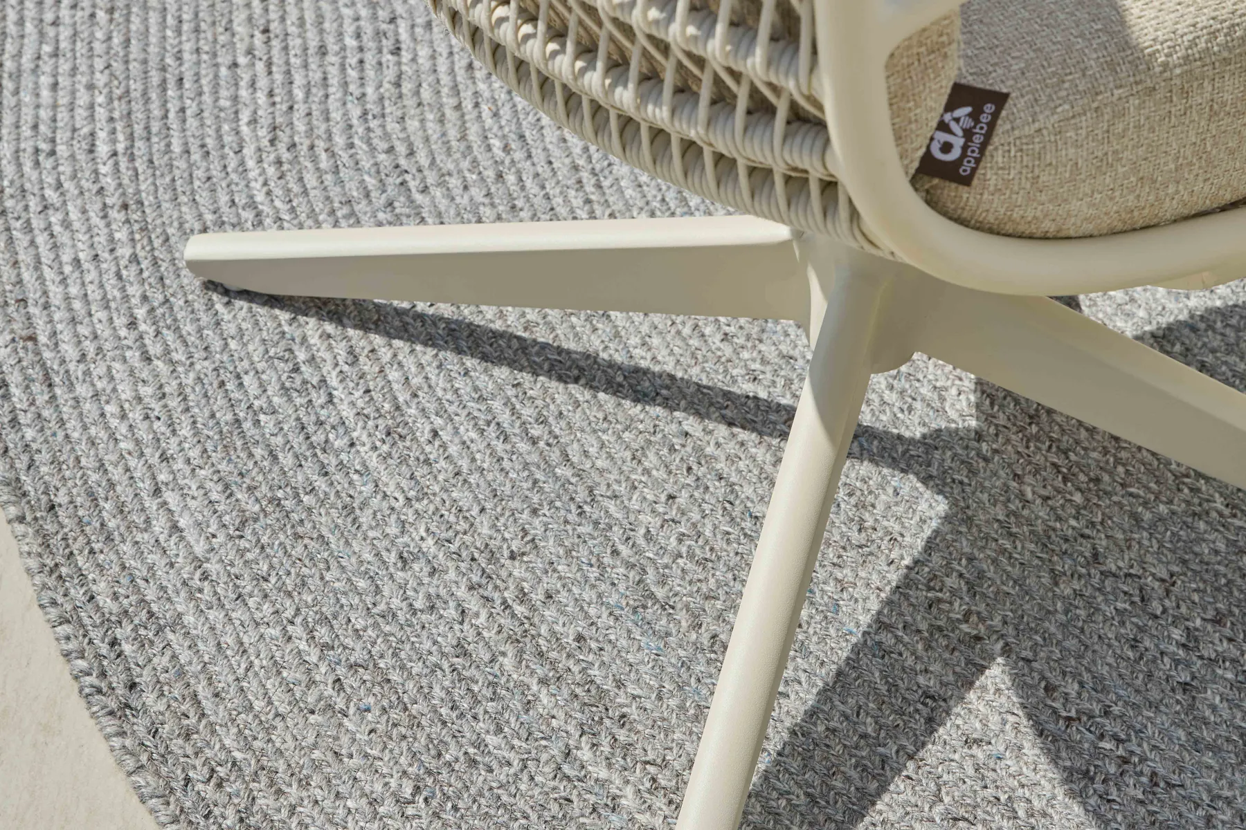 Swirl okrągły dywan zewnętrzny 3m kolor Darkgrey ciemnoszary dywan ogrodowy Apple Bee