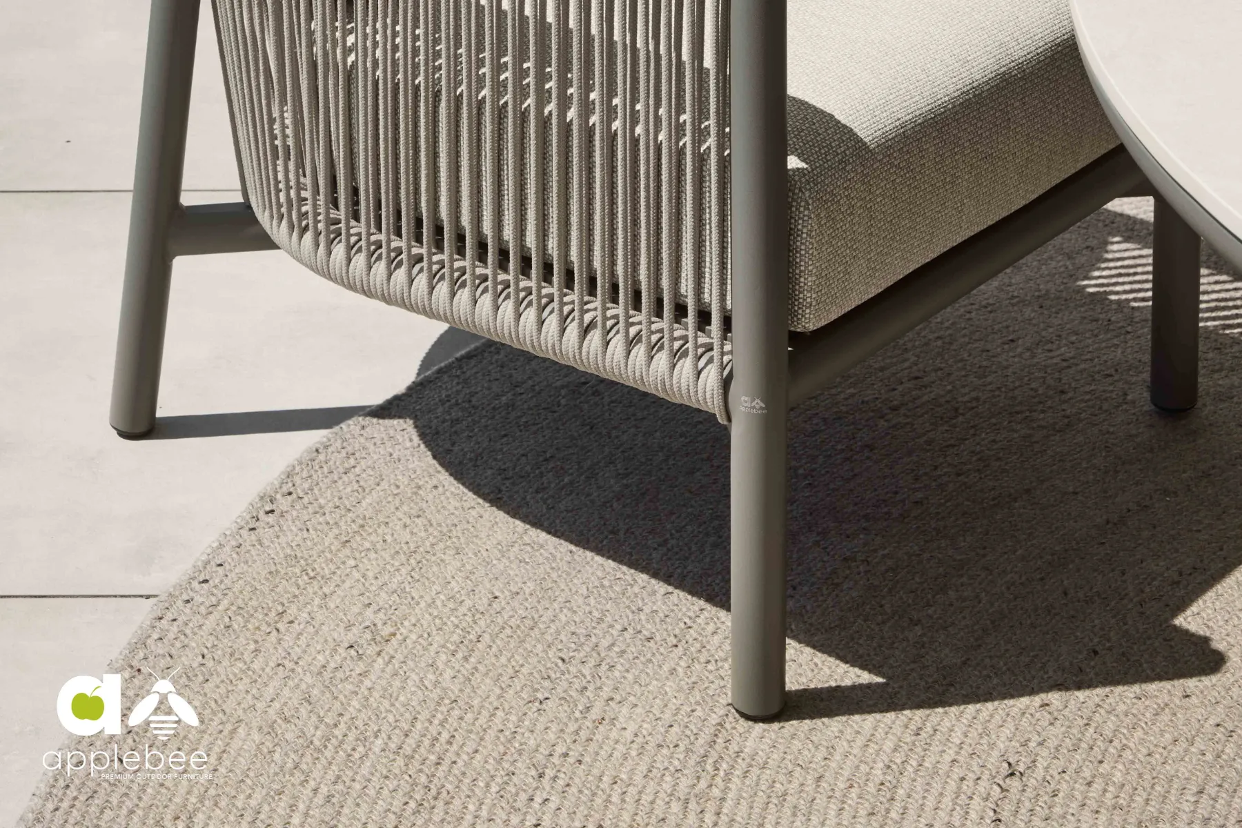 Swirl okrągły dywan zewnętrzny 3 m kolor taupe szarobeżowy dywany ogrodowe Bora Bora meble ogrodowe Apple Bee