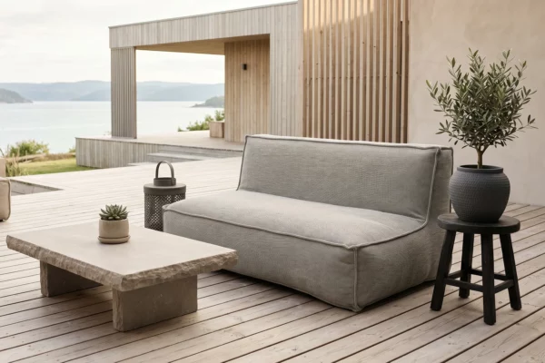 C2 Edge nowoczesna podwójna sofa ogrodowa z tkaniny jasnoszara meble ogrodowe Troispommes Home