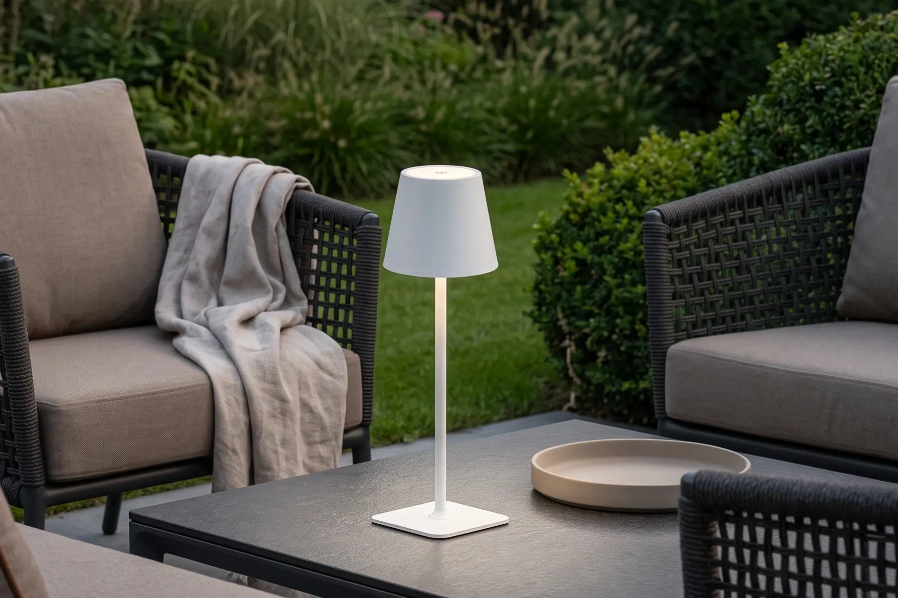 Classico biała lampa ledowa bezprzewodowa | Twoja Siesta Classico lampa stołowa bezprzewodowa LED biała lampa stołowa do ogrodu lampa ogrodowa